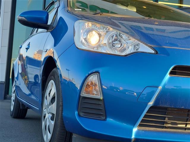 アクア G 純正ナビ フルセグTV ETC プッシュスタート 純正フロアマット オートライト ドアバイザー スマートキー オートエアコン パワーステアリング パワーウィンドウ bluetooth ナビTV 地デジ(35枚目)