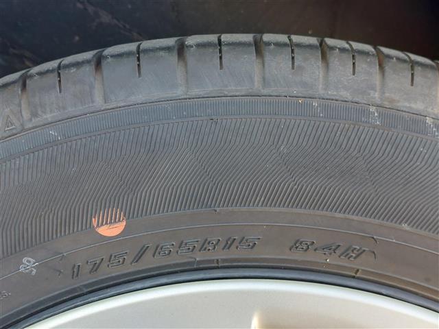 アクア G 純正ナビ フルセグTV ETC プッシュスタート 純正フロアマット オートライト ドアバイザー スマートキー オートエアコン パワーステアリング パワーウィンドウ bluetooth ナビTV 地デジ(40枚目)