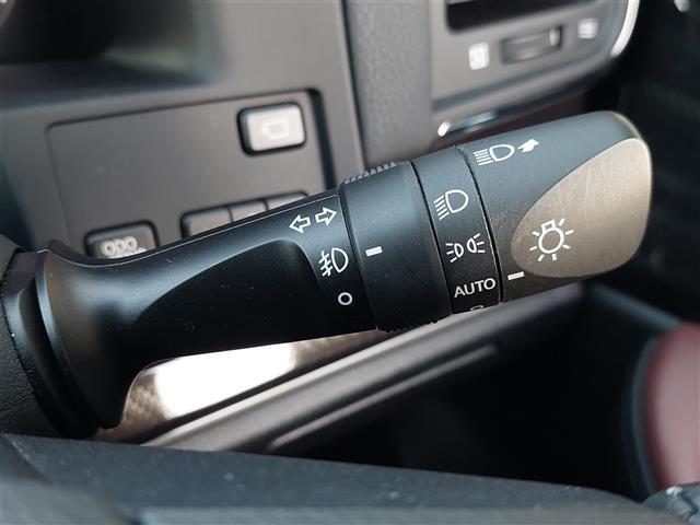 クラウンハイブリッド アスリートS ブラックスタイル サンルーフ 純正ナビ パノラミックビューモニター ROJAMフルエアロ ROJAM4本出マフラー レーダークルーズコントロール キセノンヘッドライト レザーシート シートヒーター セーフティセンス(21枚目)