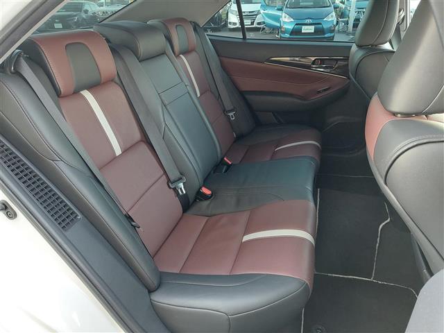 クラウンハイブリッド アスリートS ブラックスタイル サンルーフ 純正ナビ パノラミックビューモニター ROJAMフルエアロ ROJAM4本出マフラー レーダークルーズコントロール キセノンヘッドライト レザーシート シートヒーター セーフティセンス(26枚目)