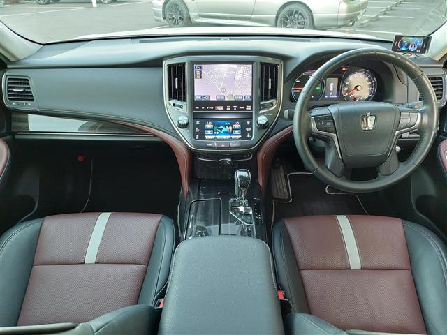 クラウンハイブリッド アスリートS ブラックスタイル サンルーフ 純正ナビ パノラミックビューモニター ROJAMフルエアロ ROJAM4本出マフラー レーダークルーズコントロール キセノンヘッドライト レザーシート シートヒーター セーフティセンス(42枚目)