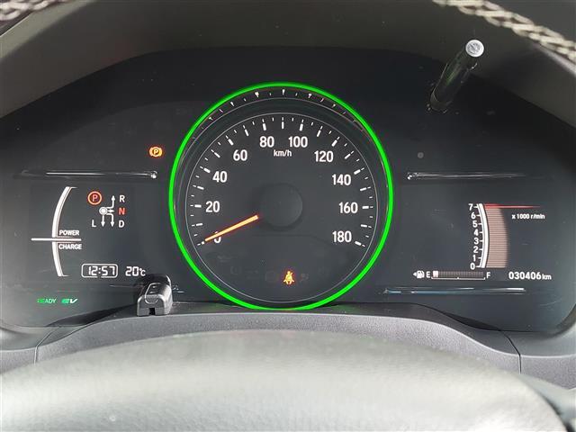 ヴェゼル ハイブリッド　純正７インチナビ　フルセグＴＶ　バックカメラ　ＥＴＣ　ホンダセンシング　アダプティブクルーズコントロール　衝突軽減ブレーキ　パドルシフト　ハーフレザーシート　シートヒーター　純正アルミホイール　ＥＳＣ（9枚目）