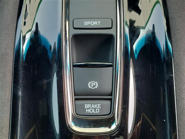 ヴェゼル ハイブリッド　純正７インチナビ　フルセグＴＶ　バックカメラ　ＥＴＣ　ホンダセンシング　アダプティブクルーズコントロール　衝突軽減ブレーキ　パドルシフト　ハーフレザーシート　シートヒーター　純正アルミホイール　ＥＳＣ（11枚目）