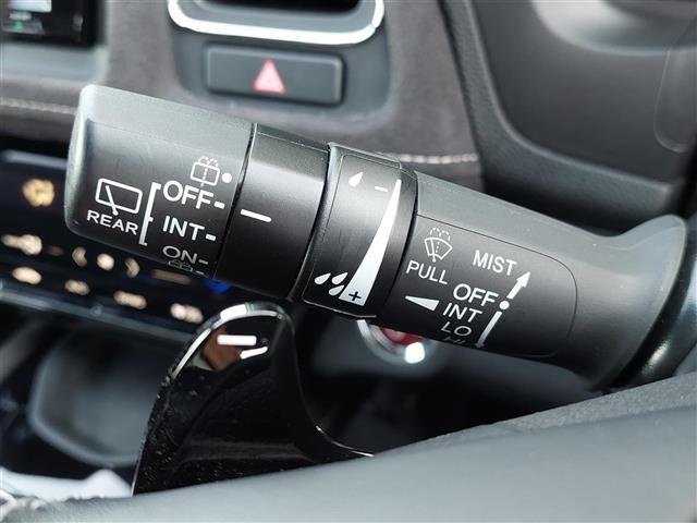 ヴェゼル ハイブリッド　純正７インチナビ　フルセグＴＶ　バックカメラ　ＥＴＣ　ホンダセンシング　アダプティブクルーズコントロール　衝突軽減ブレーキ　パドルシフト　ハーフレザーシート　シートヒーター　純正アルミホイール　ＥＳＣ（18枚目）