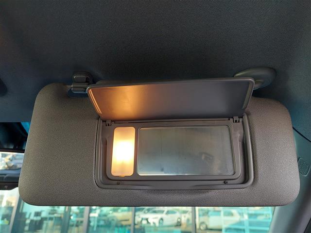 ヴェゼル ハイブリッド　純正７インチナビ　フルセグＴＶ　バックカメラ　ＥＴＣ　ホンダセンシング　アダプティブクルーズコントロール　衝突軽減ブレーキ　パドルシフト　ハーフレザーシート　シートヒーター　純正アルミホイール　ＥＳＣ（21枚目）