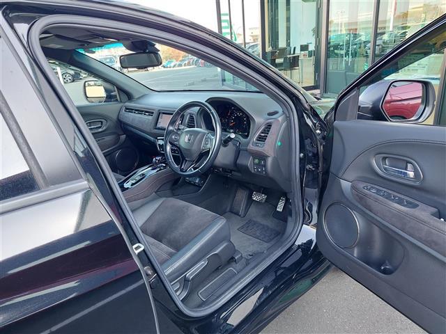 ヴェゼル ハイブリッド　純正７インチナビ　フルセグＴＶ　バックカメラ　ＥＴＣ　ホンダセンシング　アダプティブクルーズコントロール　衝突軽減ブレーキ　パドルシフト　ハーフレザーシート　シートヒーター　純正アルミホイール　ＥＳＣ（22枚目）