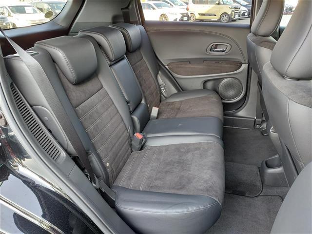 ヴェゼル ハイブリッド　純正７インチナビ　フルセグＴＶ　バックカメラ　ＥＴＣ　ホンダセンシング　アダプティブクルーズコントロール　衝突軽減ブレーキ　パドルシフト　ハーフレザーシート　シートヒーター　純正アルミホイール　ＥＳＣ（25枚目）