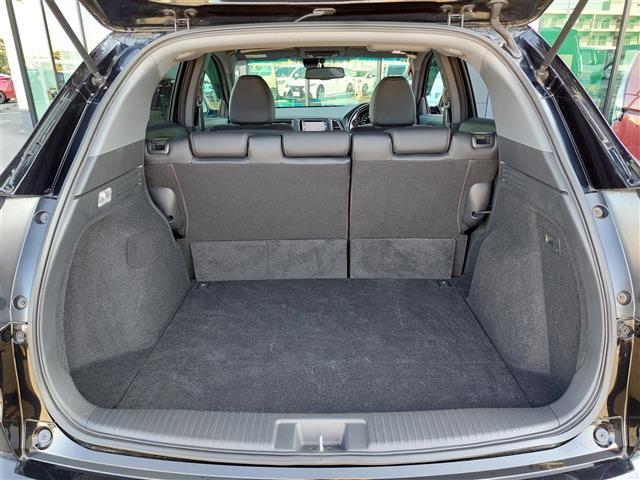 ヴェゼル ハイブリッド　純正７インチナビ　フルセグＴＶ　バックカメラ　ＥＴＣ　ホンダセンシング　アダプティブクルーズコントロール　衝突軽減ブレーキ　パドルシフト　ハーフレザーシート　シートヒーター　純正アルミホイール　ＥＳＣ（30枚目）