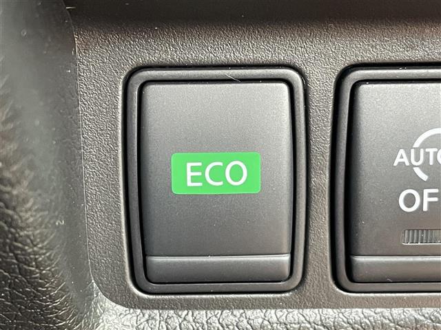 エクストレイル ２０Ｘ　４ＷＤ　社外メモリナビ　フルセグ　バックカメラ　ＥＴＣ　パワーテールゲート　ルーフレール　エマージェンシーブレーキ　コーナーセンサー　スマートキー　アイドリングストップ　純正１８インチＡＷ　ＶＳＡ（7枚目）