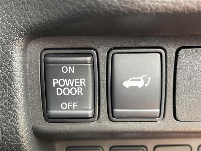 エクストレイル ２０Ｘ　４ＷＤ　社外メモリナビ　フルセグ　バックカメラ　ＥＴＣ　パワーテールゲート　ルーフレール　エマージェンシーブレーキ　コーナーセンサー　スマートキー　アイドリングストップ　純正１８インチＡＷ　ＶＳＡ（11枚目）