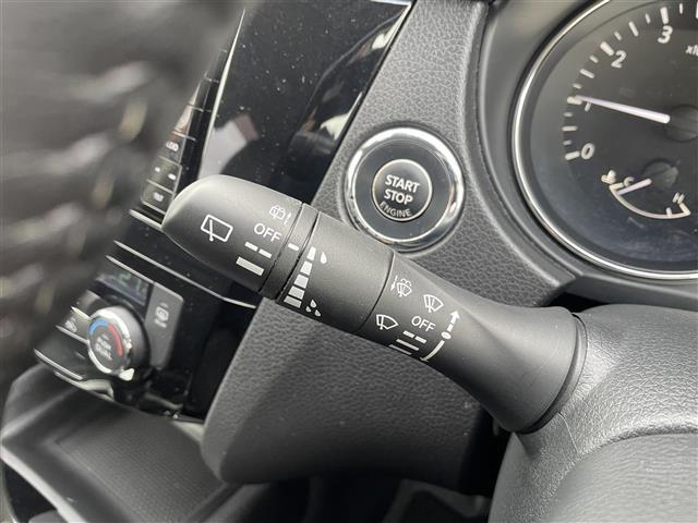 エクストレイル ２０Ｘ　４ＷＤ　社外メモリナビ　フルセグ　バックカメラ　ＥＴＣ　パワーテールゲート　ルーフレール　エマージェンシーブレーキ　コーナーセンサー　スマートキー　アイドリングストップ　純正１８インチＡＷ　ＶＳＡ（17枚目）