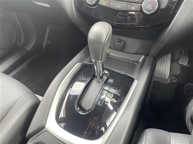 エクストレイル ２０Ｘ　４ＷＤ　社外メモリナビ　フルセグ　バックカメラ　ＥＴＣ　パワーテールゲート　ルーフレール　エマージェンシーブレーキ　コーナーセンサー　スマートキー　アイドリングストップ　純正１８インチＡＷ　ＶＳＡ（20枚目）