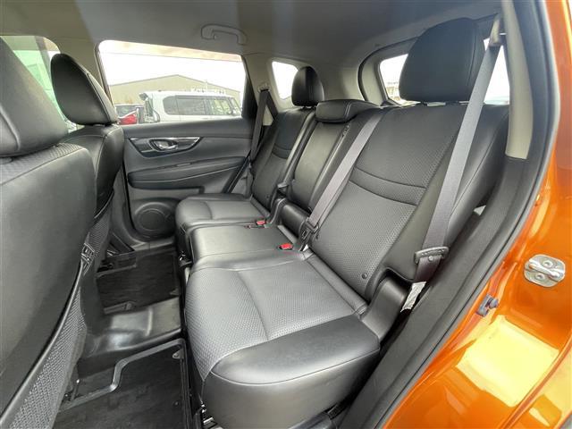 エクストレイル ２０Ｘ　４ＷＤ　社外メモリナビ　フルセグ　バックカメラ　ＥＴＣ　パワーテールゲート　ルーフレール　エマージェンシーブレーキ　コーナーセンサー　スマートキー　アイドリングストップ　純正１８インチＡＷ　ＶＳＡ（25枚目）