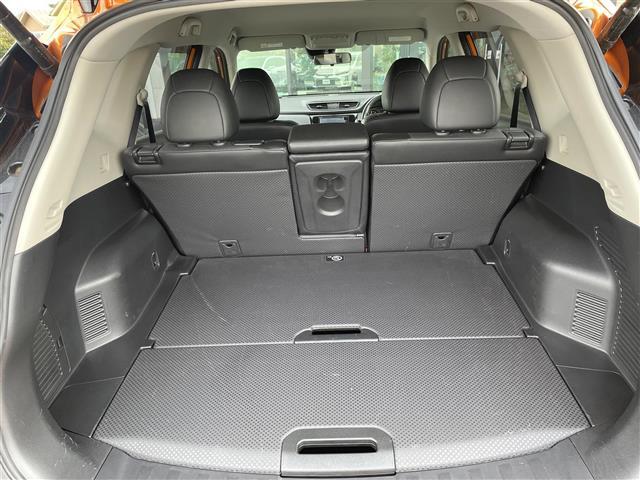 エクストレイル ２０Ｘ　４ＷＤ　社外メモリナビ　フルセグ　バックカメラ　ＥＴＣ　パワーテールゲート　ルーフレール　エマージェンシーブレーキ　コーナーセンサー　スマートキー　アイドリングストップ　純正１８インチＡＷ　ＶＳＡ（26枚目）