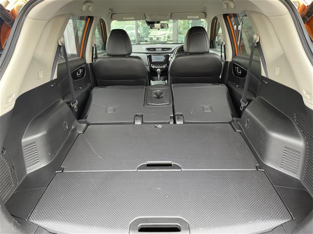 エクストレイル ２０Ｘ　４ＷＤ　社外メモリナビ　フルセグ　バックカメラ　ＥＴＣ　パワーテールゲート　ルーフレール　エマージェンシーブレーキ　コーナーセンサー　スマートキー　アイドリングストップ　純正１８インチＡＷ　ＶＳＡ（27枚目）