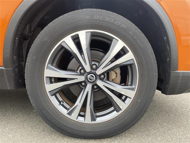 エクストレイル ２０Ｘ　４ＷＤ　社外メモリナビ　フルセグ　バックカメラ　ＥＴＣ　パワーテールゲート　ルーフレール　エマージェンシーブレーキ　コーナーセンサー　スマートキー　アイドリングストップ　純正１８インチＡＷ　ＶＳＡ（34枚目）