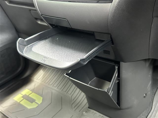 デリカミニ T プレミアム 衝突軽減装置 ブルートゥース ターボエンジン USB LKA 寒冷地 パワステ Aライト フルタイム4WD エアバッグ LEDヘッド ESC クルコン インテリキー キーフリー ルーフレール ABS(19枚目)