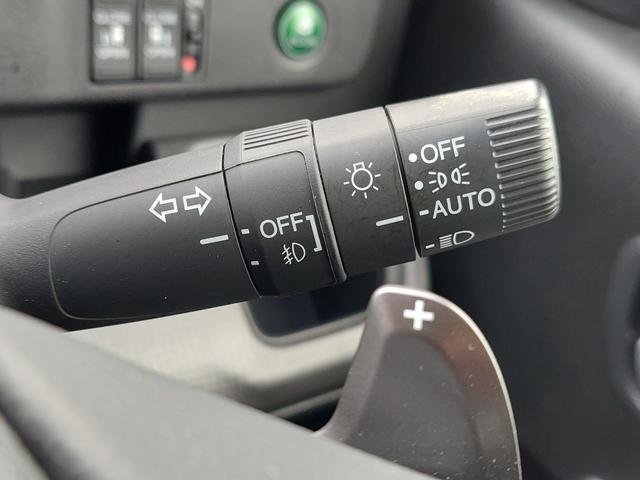 ステップワゴンスパーダ スパーダ ホンダセンシング 純正9インチナビ フルセグ バックカメラ ビルトインETC ドライブレコーダー 両側パワースライドドア パドルシフト アイドリングストップ ホンダセンシング 衝突軽減ブレーキ レーンキープアシスト(16枚目)