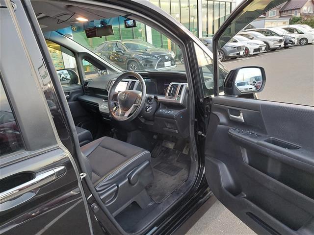 ステップワゴンスパーダ Ｚ　クールスピリット　ワンオーナー　後席モニター　純正ナビ　フルセグＴＶ　バックカメラ　ＥＴＣ　ドラレコ　両側電動スライドドア　ハーフレザーシート　パドルシフト　　ＨＩＤヘッドライト　フォグランプ　純正アルミホイール（26枚目）