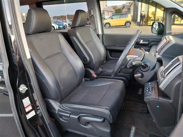 ステップワゴンスパーダ Ｚ　クールスピリット　ワンオーナー　後席モニター　純正ナビ　フルセグＴＶ　バックカメラ　ＥＴＣ　ドラレコ　両側電動スライドドア　ハーフレザーシート　パドルシフト　　ＨＩＤヘッドライト　フォグランプ　純正アルミホイール（29枚目）