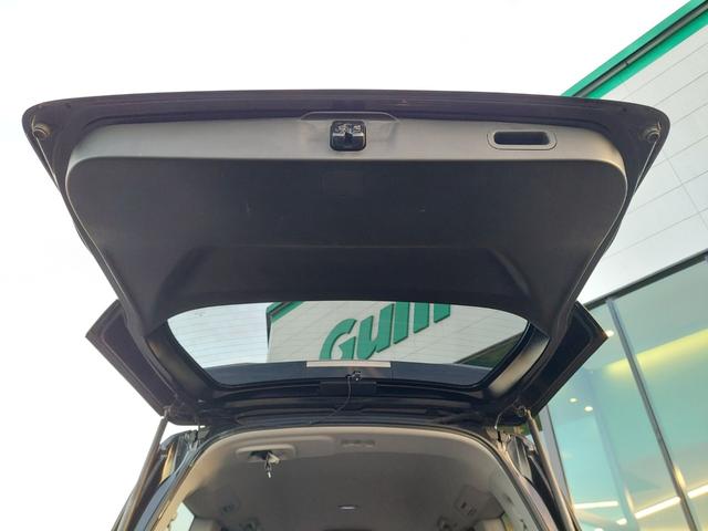 ステップワゴンスパーダ Ｚ　クールスピリット　ワンオーナー　後席モニター　純正ナビ　フルセグＴＶ　バックカメラ　ＥＴＣ　ドラレコ　両側電動スライドドア　ハーフレザーシート　パドルシフト　　ＨＩＤヘッドライト　フォグランプ　純正アルミホイール（39枚目）