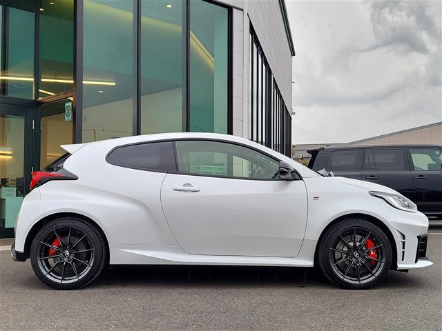 GRヤリス RZ ハイパフォーマンス ナビパッケージ搭載車 寒冷地仕様 ディスプレイオーディオ ドライブレコーダー前後 ステアリングヒーター シートヒーター JBLプレミアムサウンドシステム アクティブサウンドコントロール ETC2.0(36枚目)