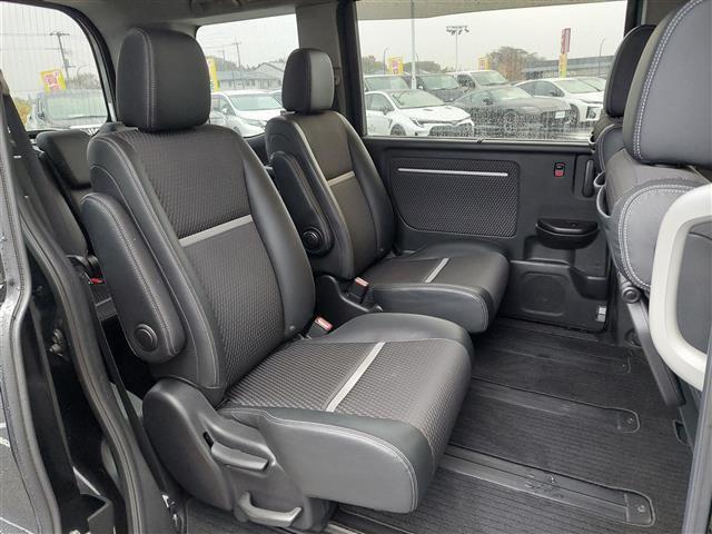 ステップワゴンスパーダ スパーダ・クールスピリット　純正９インチディーラーナビ　ナビ装着用スペシャルパッケージ　フリップダウンモニター　ＥＴＣ　両側パワースライドドア　わくわくゲート　バックカメラ　ドライブレコーダー　コンフォートビューパッケージ（33枚目）