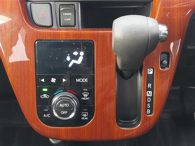 ムーヴ カスタム　Ｘ　ハイパーＳＡＩＩ　スマートアシスト２　純正８インチナビ　社外ドライブレコーダー　バックカメラ　ＥＴＣ　ＵＳＢ　ＨＤＭＩ　　　純正フロアマット　純正アルミホイール　ドアバイザー　ＬＥＤヘッドライト　ブレーキサポート（9枚目）