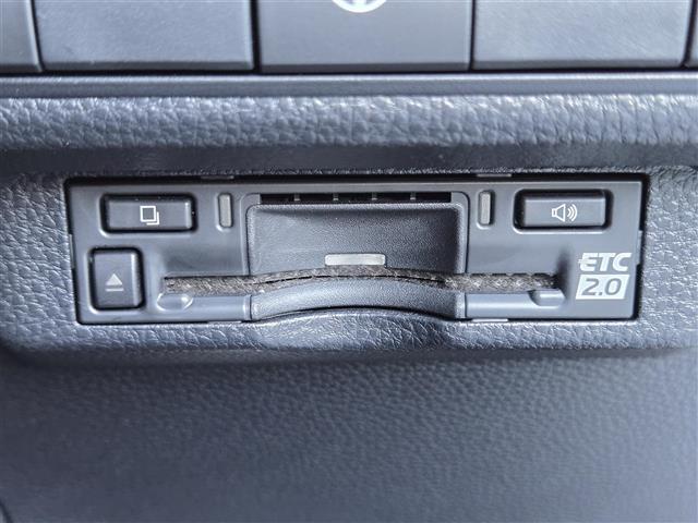 ＧＲカローラ ＲＺ　４ＷＤ　６ＭＴ　純正ディスプレイオーディオ　コネクトナビ　フルセグテレビ　トヨタセーフティセンス　純正ＢＢＳ製１８インチアルミホイール　カラードキャリパー　シートヒーター　ＥＴＣ２．０　ハンドルヒータ（6枚目）