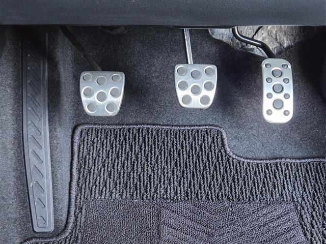 ＧＲカローラ ＲＺ　４ＷＤ　６ＭＴ　純正ディスプレイオーディオ　コネクトナビ　フルセグテレビ　トヨタセーフティセンス　純正ＢＢＳ製１８インチアルミホイール　カラードキャリパー　シートヒーター　ＥＴＣ２．０　ハンドルヒータ（23枚目）