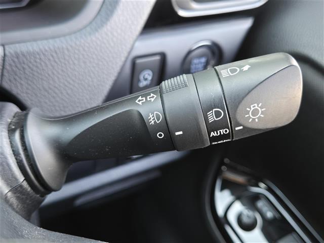 ヴォクシー ＺＳ　モデリスタエアロ　純正ナビ　フルセグ　バックカメラ　クルーズコントロール　パワースライドドア　衝突軽減ブレーキ　レーンキープアシスト　コーナーセンサー　オートマチックハイビーム　スマートキー　ＢＴ接続（18枚目）