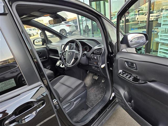 ヴォクシー ＺＳ　モデリスタエアロ　純正ナビ　フルセグ　バックカメラ　クルーズコントロール　パワースライドドア　衝突軽減ブレーキ　レーンキープアシスト　コーナーセンサー　オートマチックハイビーム　スマートキー　ＢＴ接続（22枚目）