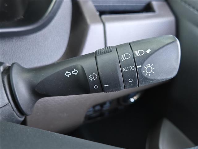 ルーミー Ｇ　純正ナビ　後方カメラ　ＥＴＣ　両側電動スライドドア　衝突軽減ブレーキ　横滑り防止装置　アイドリングストップ　ＬＥＤヘッドライト　フォグランプ　コーナーセンサー　プッシュスタート　スマートキー　パワステ（18枚目）