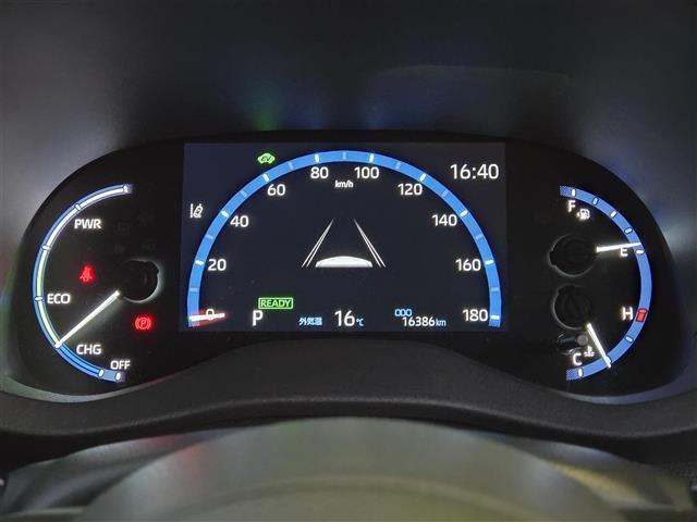 ヤリスクロス ハイブリッドＺ　アドベンチャー　純正ディスプレイオーディオ　バックカメラ　ビルトインＥＴＣ　パワーシート　シートヒーター　ハーフレザーシート　ステアリングヒーター　ＬＥＤヘッドライト　スマートキー　アダプティブクルーズ　２．０ＥＴＣ（8枚目）