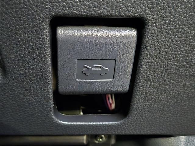 ヤリスクロス ハイブリッドＺ　アドベンチャー　純正ディスプレイオーディオ　バックカメラ　ビルトインＥＴＣ　パワーシート　シートヒーター　ハーフレザーシート　ステアリングヒーター　ＬＥＤヘッドライト　スマートキー　アダプティブクルーズ　２．０ＥＴＣ（16枚目）