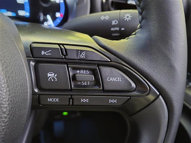 ヤリスクロス ハイブリッドＺ　アドベンチャー　純正ディスプレイオーディオ　バックカメラ　ビルトインＥＴＣ　パワーシート　シートヒーター　ハーフレザーシート　ステアリングヒーター　ＬＥＤヘッドライト　スマートキー　アダプティブクルーズ　２．０ＥＴＣ（18枚目）