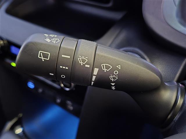 ヤリスクロス ハイブリッドＺ　アドベンチャー　純正ディスプレイオーディオ　バックカメラ　ビルトインＥＴＣ　パワーシート　シートヒーター　ハーフレザーシート　ステアリングヒーター　ＬＥＤヘッドライト　スマートキー　アダプティブクルーズ　２．０ＥＴＣ（19枚目）