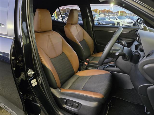 ヤリスクロス ハイブリッドＺ　アドベンチャー　純正ディスプレイオーディオ　バックカメラ　ビルトインＥＴＣ　パワーシート　シートヒーター　ハーフレザーシート　ステアリングヒーター　ＬＥＤヘッドライト　スマートキー　アダプティブクルーズ　２．０ＥＴＣ（25枚目）