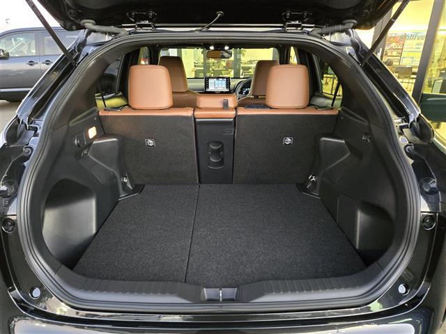 ヤリスクロス ハイブリッドＺ　アドベンチャー　純正ディスプレイオーディオ　バックカメラ　ビルトインＥＴＣ　パワーシート　シートヒーター　ハーフレザーシート　ステアリングヒーター　ＬＥＤヘッドライト　スマートキー　アダプティブクルーズ　２．０ＥＴＣ（29枚目）