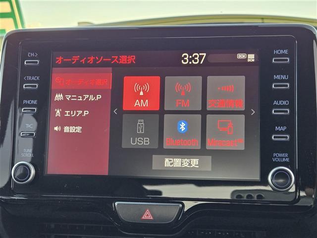 ヤリスクロス ハイブリッド　ＧＲスポーツ　純正ディスプレイオーディオ　パノラミックビューモニター　ハーフレザーシート　シートヒーター　ステアリングヒーター　ＬＥＤヘッドライト　オートライト　スマートキー　全周囲モニター　オートハイビーム（4枚目）