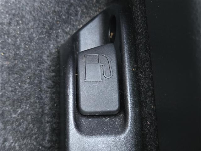 ヤリスクロス ハイブリッド　ＧＲスポーツ　純正ディスプレイオーディオ　パノラミックビューモニター　ハーフレザーシート　シートヒーター　ステアリングヒーター　ＬＥＤヘッドライト　オートライト　スマートキー　全周囲モニター　オートハイビーム（14枚目）