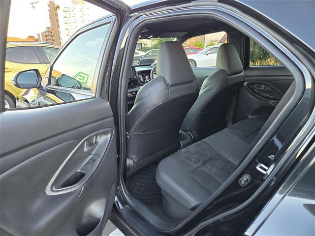 ヤリスクロス ハイブリッド　ＧＲスポーツ　純正ディスプレイオーディオ　パノラミックビューモニター　ハーフレザーシート　シートヒーター　ステアリングヒーター　ＬＥＤヘッドライト　オートライト　スマートキー　全周囲モニター　オートハイビーム（28枚目）