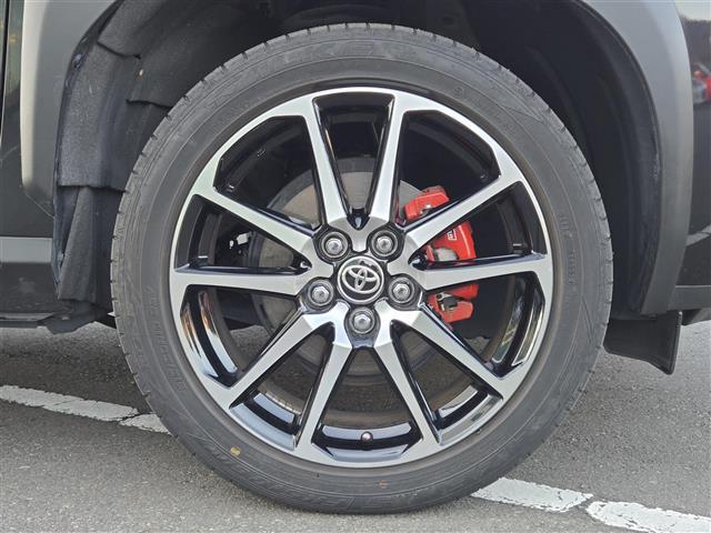 ヤリスクロス ハイブリッド　ＧＲスポーツ　純正ディスプレイオーディオ　パノラミックビューモニター　ハーフレザーシート　シートヒーター　ステアリングヒーター　ＬＥＤヘッドライト　オートライト　スマートキー　全周囲モニター　オートハイビーム（39枚目）