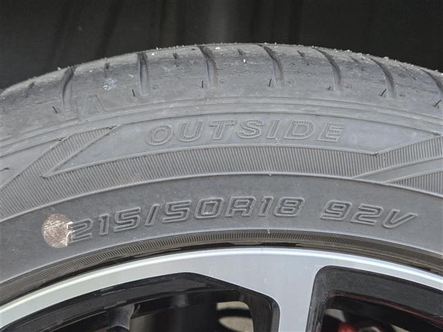 ヤリスクロス ハイブリッド　ＧＲスポーツ　純正ディスプレイオーディオ　パノラミックビューモニター　ハーフレザーシート　シートヒーター　ステアリングヒーター　ＬＥＤヘッドライト　オートライト　スマートキー　全周囲モニター　オートハイビーム（40枚目）