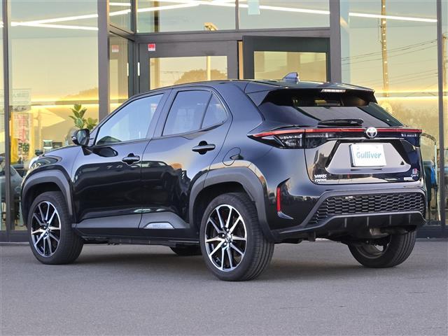 ヤリスクロス ハイブリッド　ＧＲスポーツ　純正ディスプレイオーディオ　パノラミックビューモニター　ハーフレザーシート　シートヒーター　ステアリングヒーター　ＬＥＤヘッドライト　オートライト　スマートキー　全周囲モニター　オートハイビーム（43枚目）