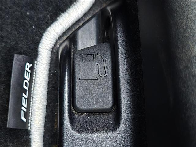 カローラフィールダー ハイブリッドG エアロツアラー・ダブルバイビー 純正7インチナビ Bluetooth接続 ドライブレコーダー バックカメラ 純正フロアマット 純正15インチアルミホイール ハーフレザーシート カーテンエアバッグ ドアバイザー オートライト ETC(14枚目)