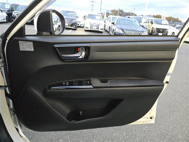 カローラフィールダー ハイブリッドG エアロツアラー・ダブルバイビー 純正7インチナビ Bluetooth接続 ドライブレコーダー バックカメラ 純正フロアマット 純正15インチアルミホイール ハーフレザーシート カーテンエアバッグ ドアバイザー オートライト ETC(33枚目)