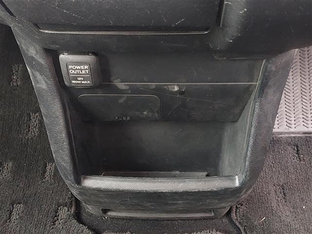 ステップワゴンスパーダ Ｚ　純正ナビ　クルーズコントロール　両側パワースライドドア　バックカメラ　純正１６インチＡＷ　ドライブレコーダー　ＬＥＤヘッドライト　ＥＴＣ　パドルシフト　純正フロアマット　フルセグＴＶ　スマートキー（12枚目）