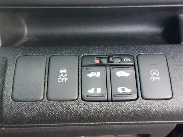 ステップワゴンスパーダ Ｚ　純正ナビ　クルーズコントロール　両側パワースライドドア　バックカメラ　純正１６インチＡＷ　ドライブレコーダー　ＬＥＤヘッドライト　ＥＴＣ　パドルシフト　純正フロアマット　フルセグＴＶ　スマートキー（13枚目）