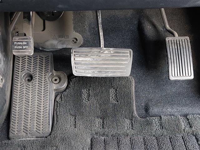 ステップワゴンスパーダ Ｚ　純正ナビ　クルーズコントロール　両側パワースライドドア　バックカメラ　純正１６インチＡＷ　ドライブレコーダー　ＬＥＤヘッドライト　ＥＴＣ　パドルシフト　純正フロアマット　フルセグＴＶ　スマートキー（22枚目）